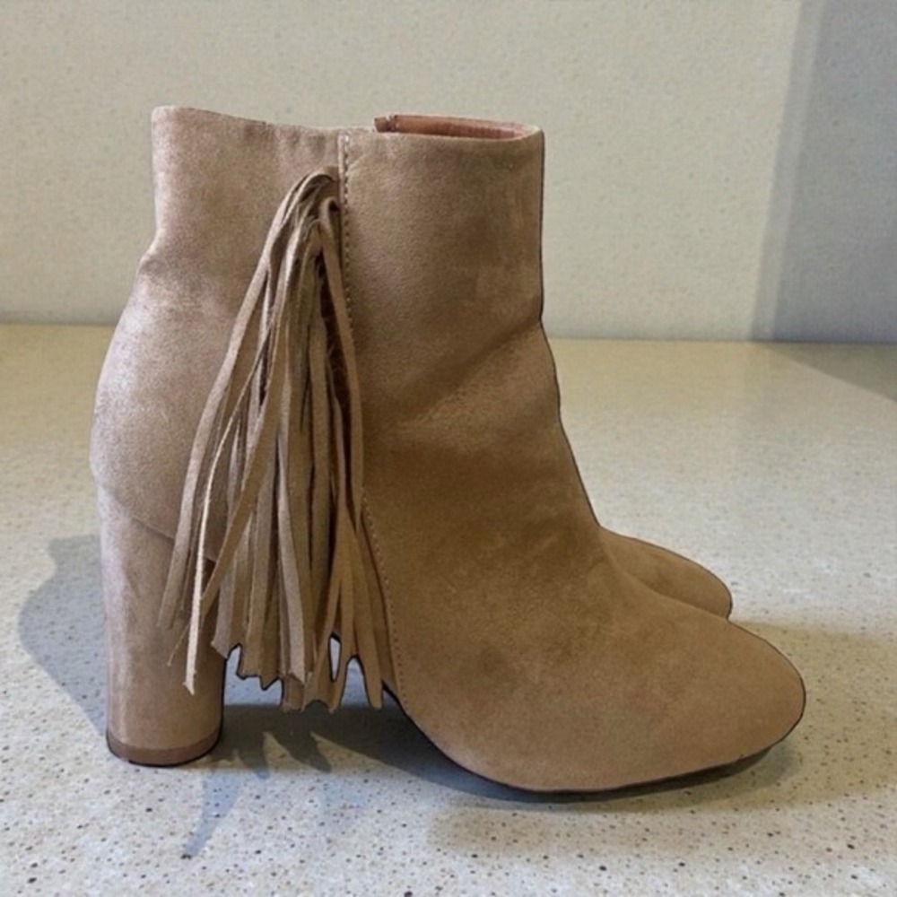 Womens‎ Size 7 Faux Suede Fringe Block Heel Booties Classic Camel